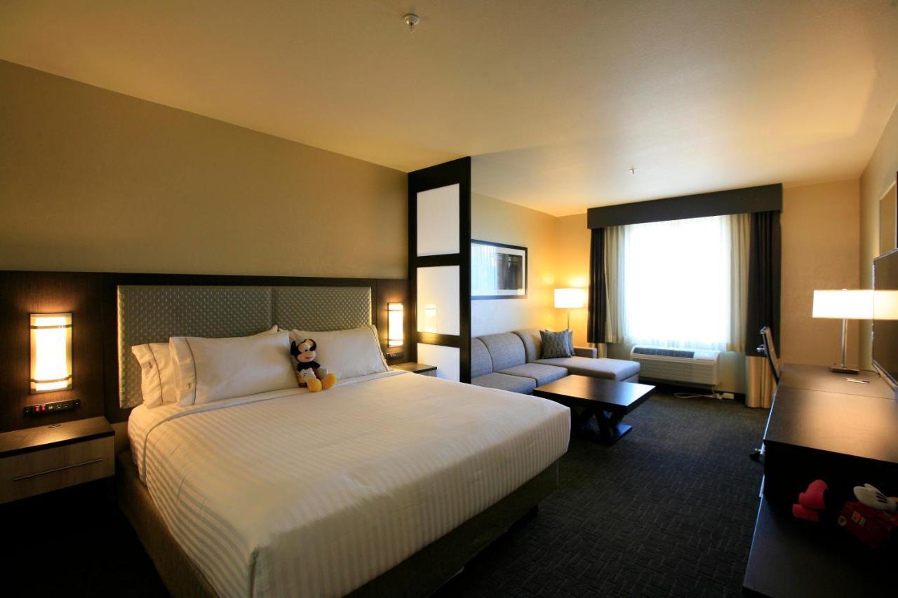 Holiday Inn Express & Suites Anaheim Resort Area By Ihg Zewnętrze zdjęcie