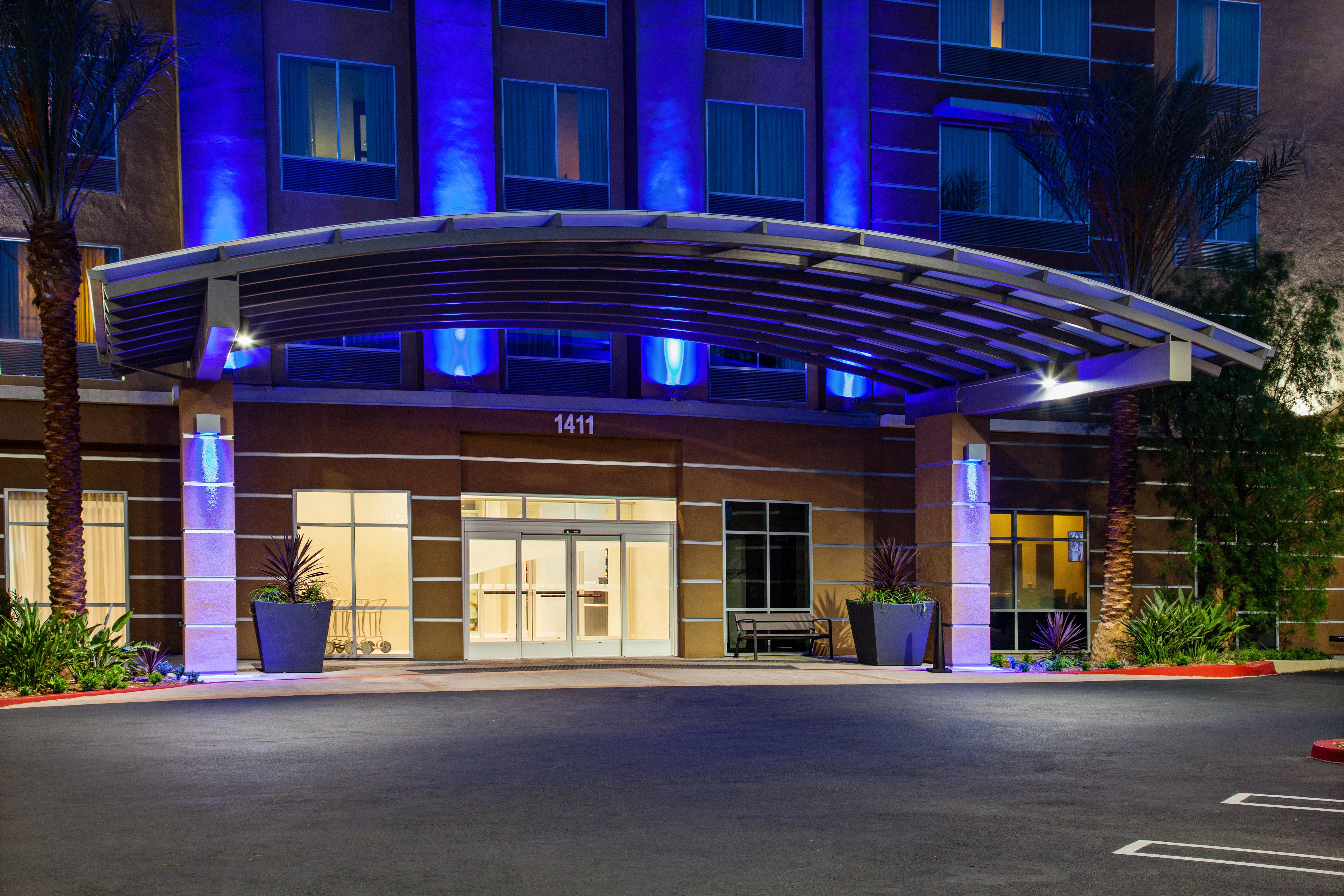 Holiday Inn Express & Suites Anaheim Resort Area By Ihg Zewnętrze zdjęcie
