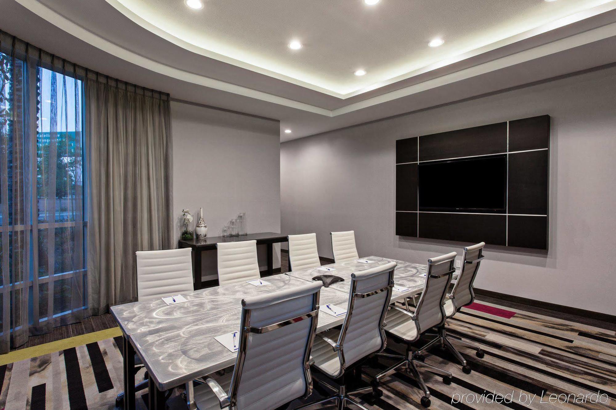 Holiday Inn Express & Suites Anaheim Resort Area By Ihg Zewnętrze zdjęcie