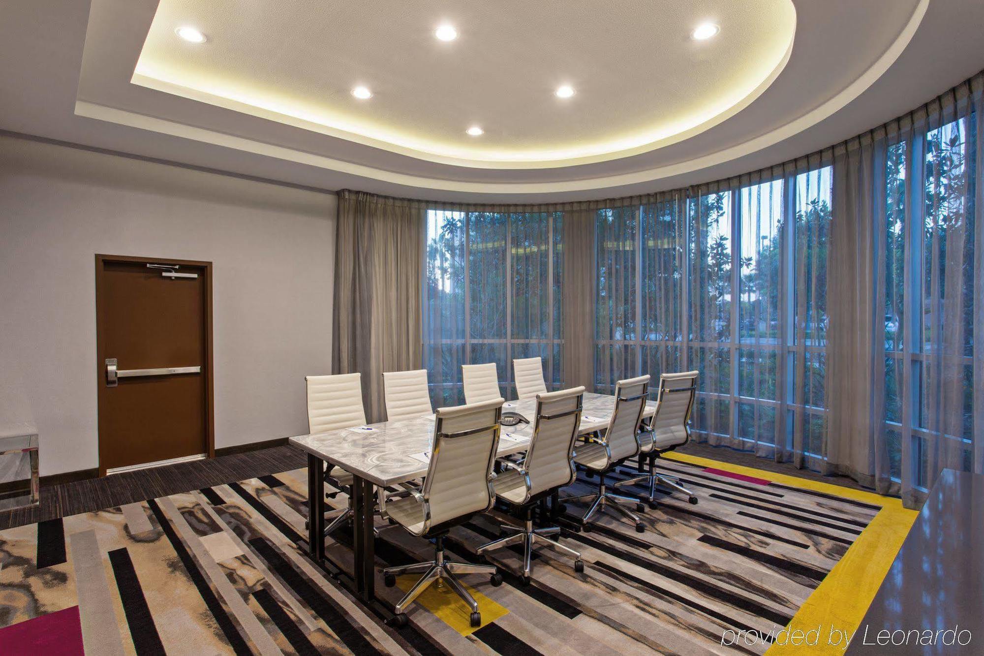 Holiday Inn Express & Suites Anaheim Resort Area By Ihg Zewnętrze zdjęcie
