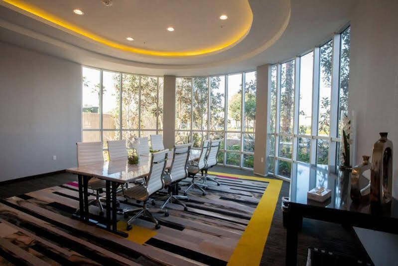 Holiday Inn Express & Suites Anaheim Resort Area By Ihg Zewnętrze zdjęcie
